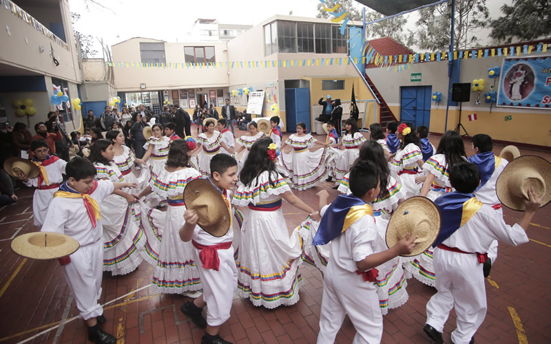 Colegio Santa Rosa - San Borja